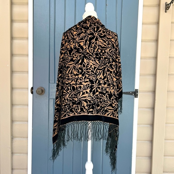 Vintage Floral Velvet Triangle Scarf  With Fringe - Picture 3 of 3